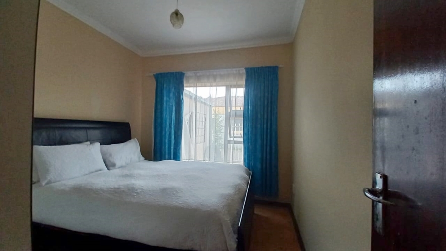To Let 4 Bedroom Property for Rent in Mandela View Free State